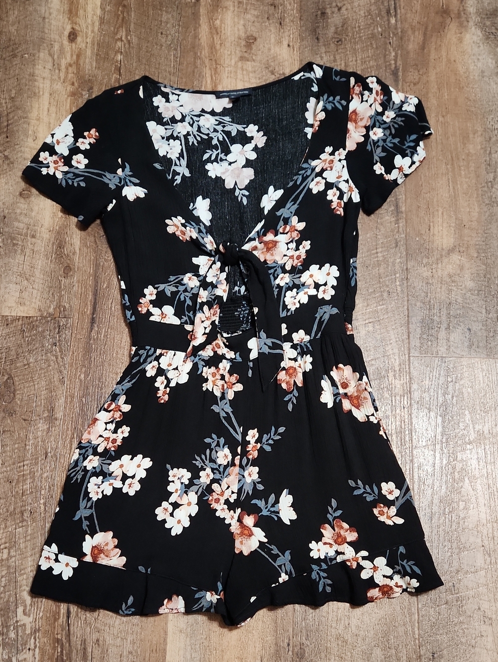 American Eagle Outfitters Black Floral Tie-Front Romper Small